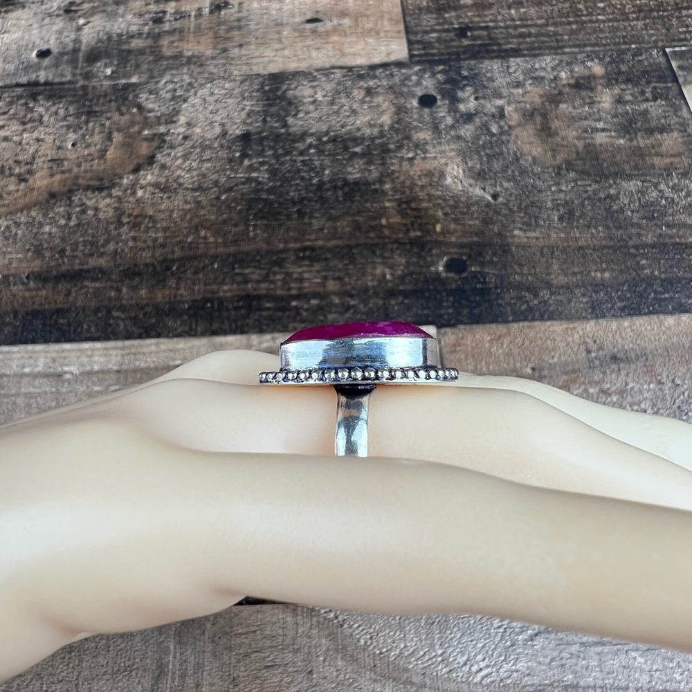 New Enhanced Ruby Faceted Stone Silver Overlay Ring Size 7.75 - Picture 9 of 10